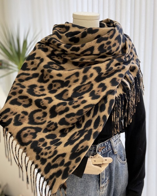 Leopard scarf women's fall and winter classic thickened faux cashmere printed tassel shawl versatile warm scarf