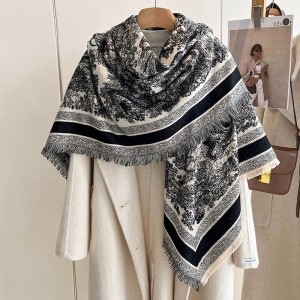 Autumn and winter new temperament high-end animal vacation wind warm scarf fashionable versatile large square scarf shawl